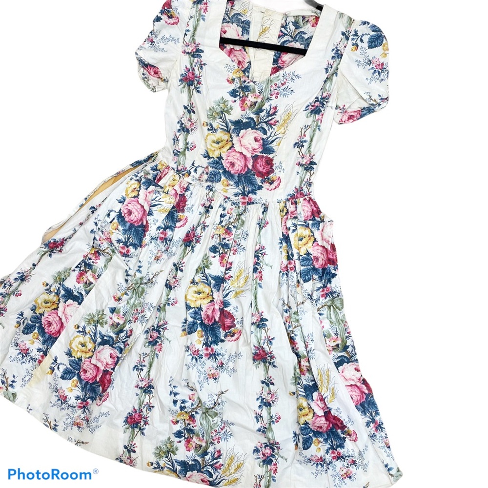1940s floral dress - wounded bird